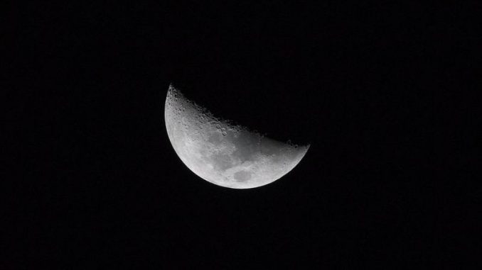 moon-800x-1